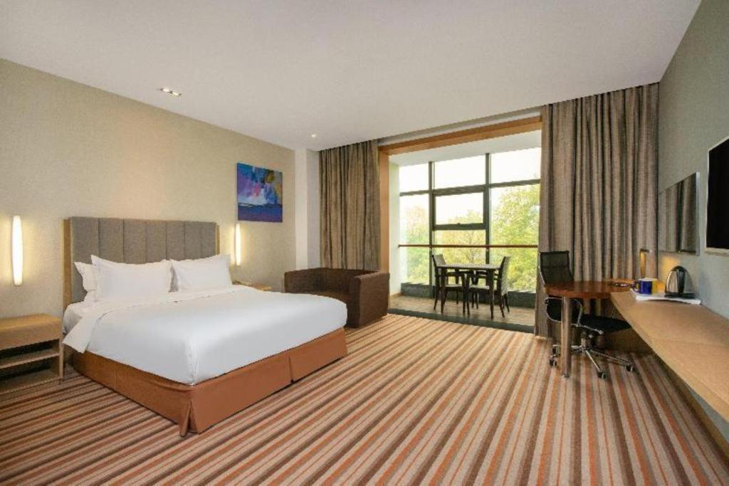 Holiday Inn Express Yangzhou City Center By Ihg Esterno foto