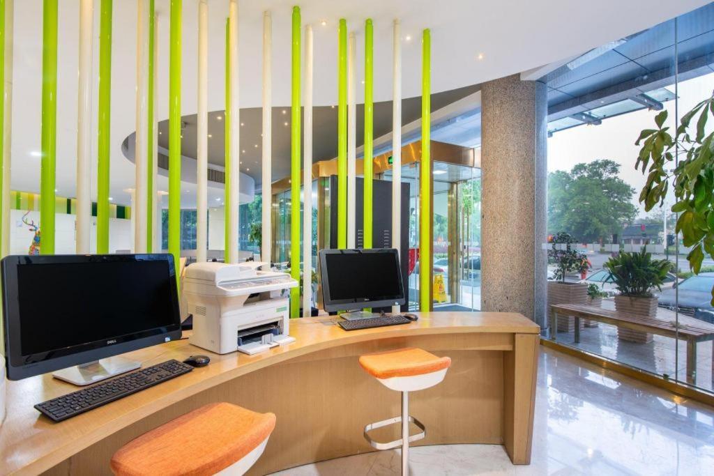 Holiday Inn Express Yangzhou City Center By Ihg Esterno foto